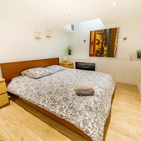 Apartment Souplex Voltaire
