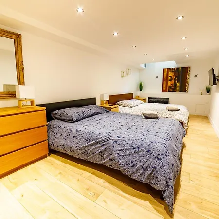 Souplex Voltaire Apartment *